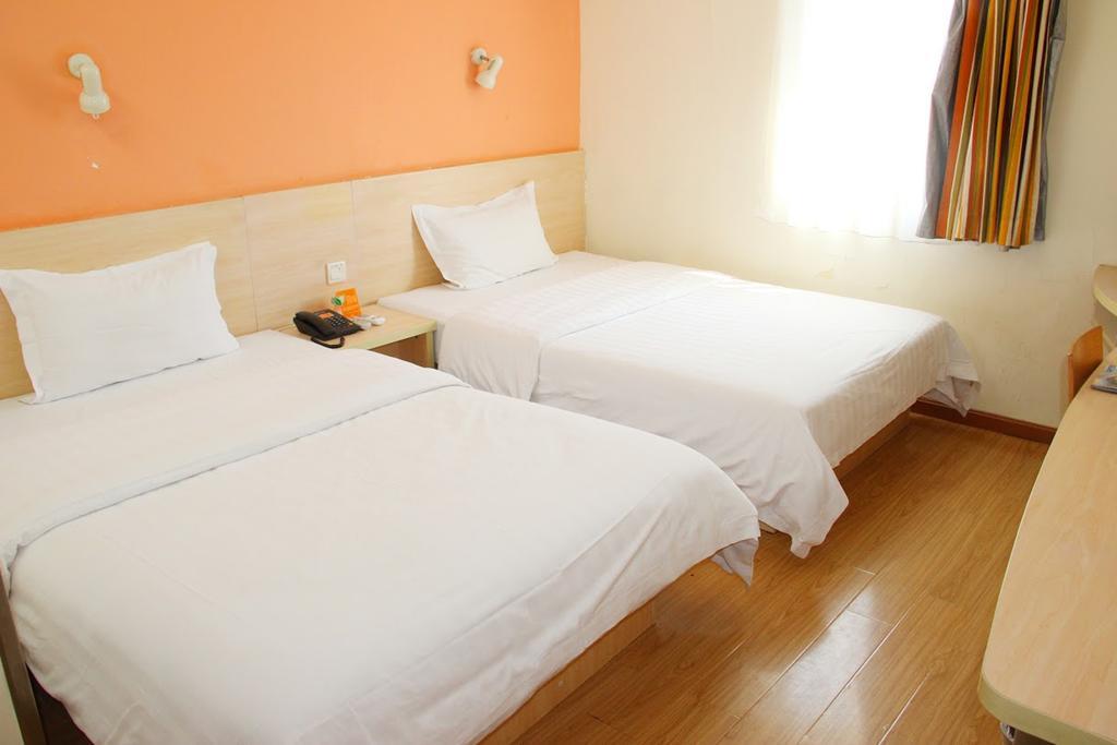 7Days Inn Chongqing Nanping Pedestrian Street Buitenkant foto