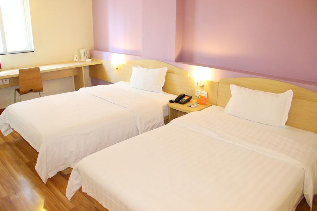 7Days Inn Chongqing Nanping Pedestrian Street Buitenkant foto
